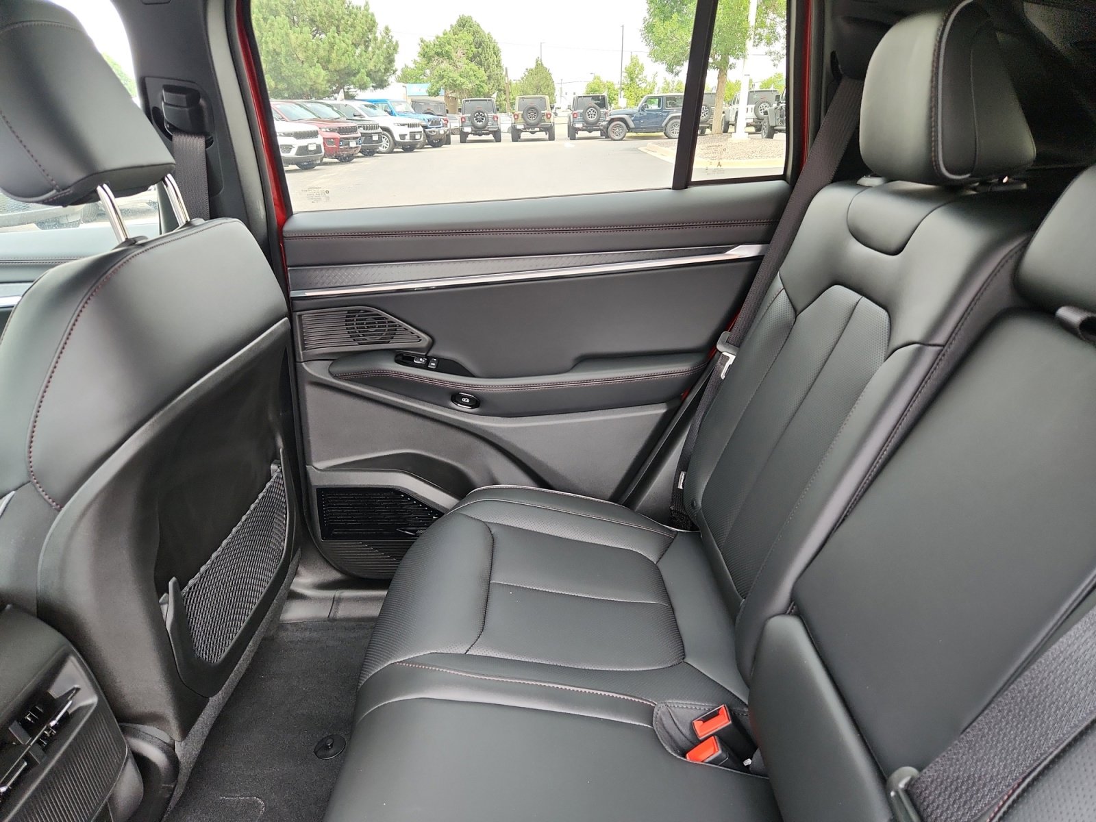 New 2025 Jeep Wagoneer S Limited image 17