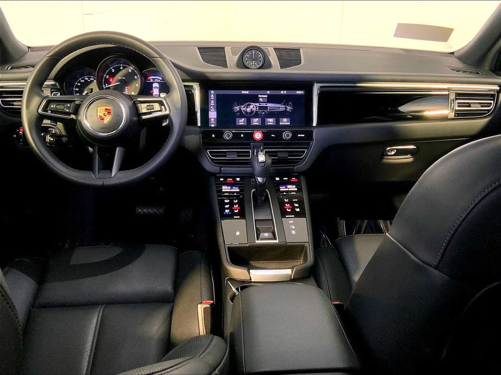 Certified 2026 Porsche Macan AWD/4WD image 14
