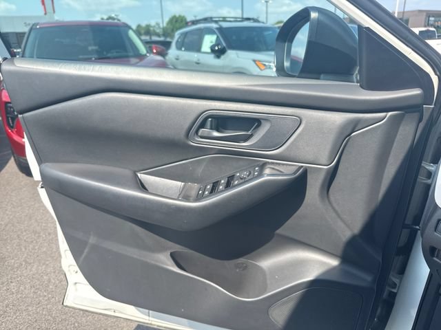 Certified 2024 Nissan Rogue S FWD image 12