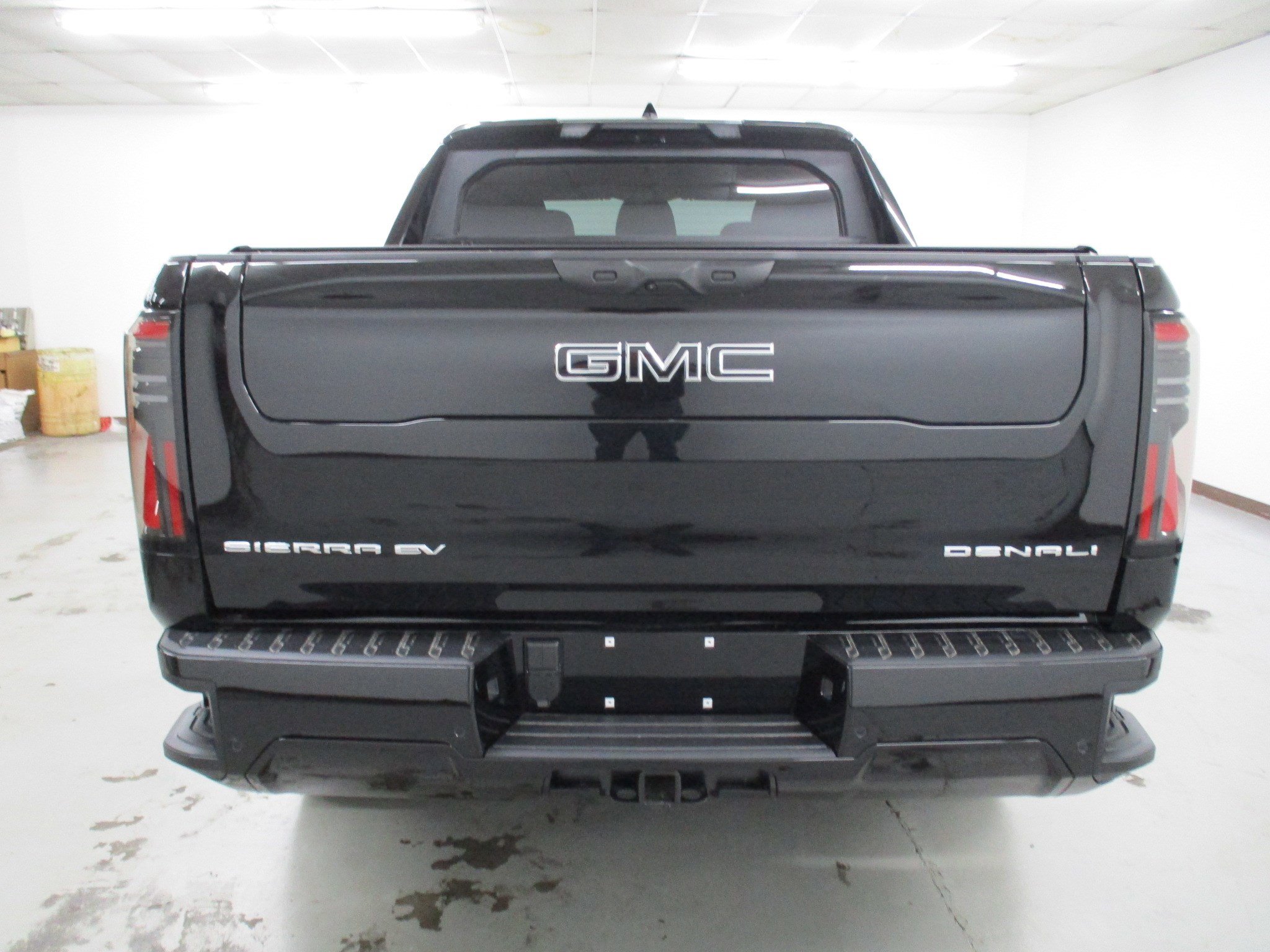 New 2025 GMC Sierra EV Denali image 4
