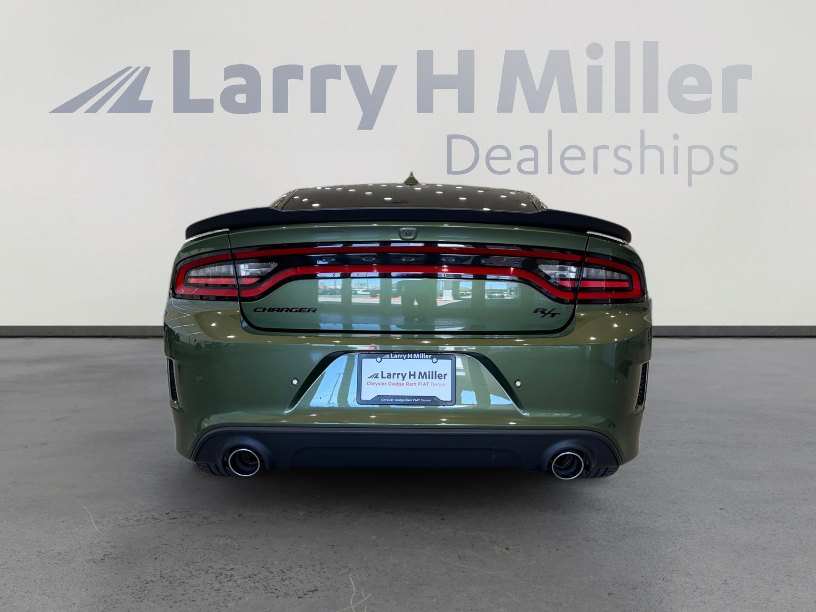 Used 2021 Dodge Charger R/T w/ Plus Group RWD image 4