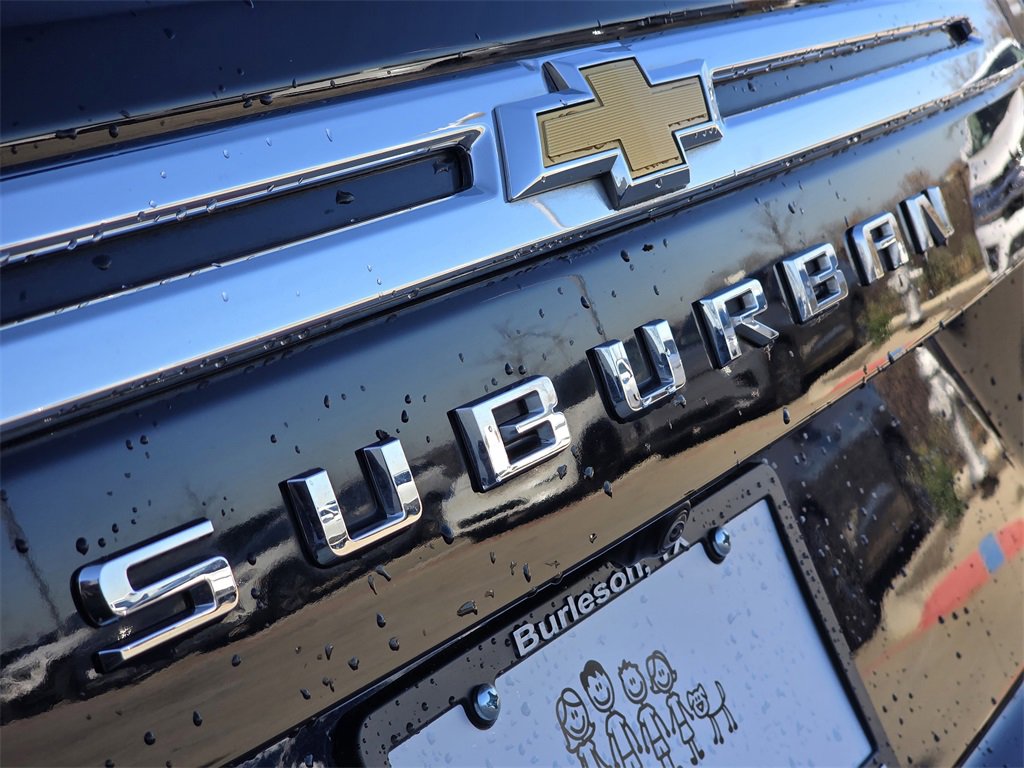 Used 2024 Chevrolet Suburban LT image 7