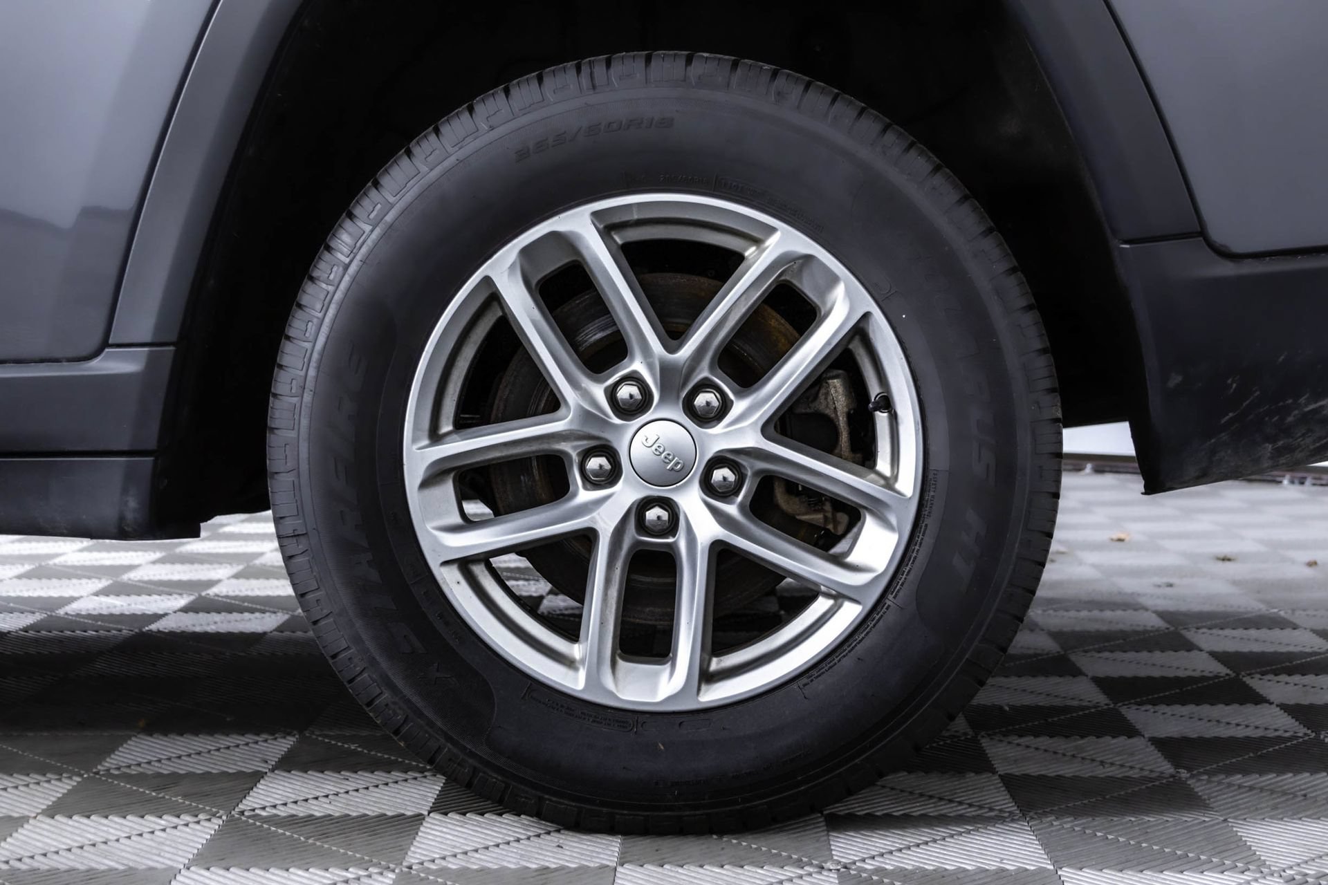 Used 2023 Jeep Grand Cherokee L Laredo AWD/4WD image 42