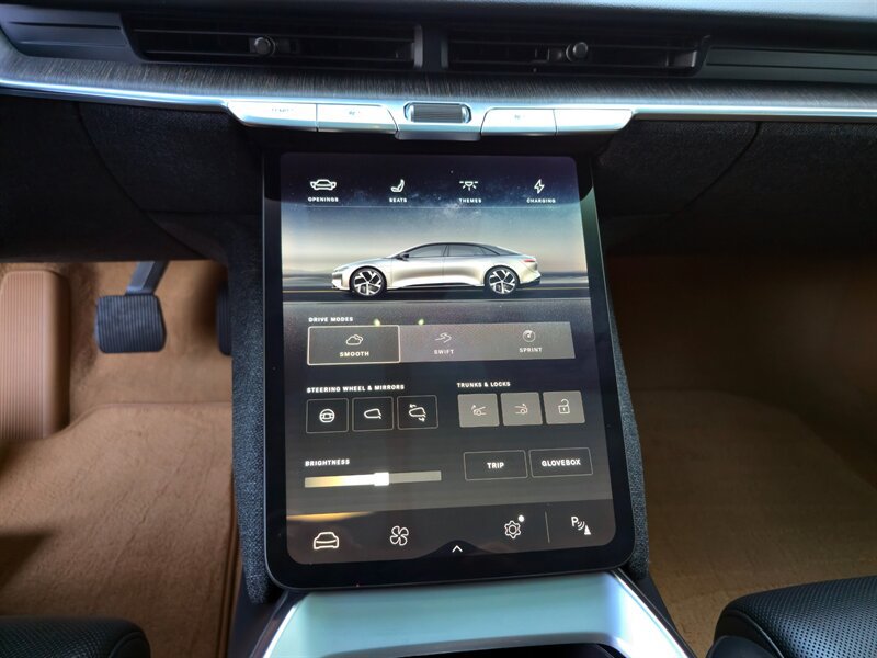 Used 2023 Lucid Air Touring AWD/4WD image 21