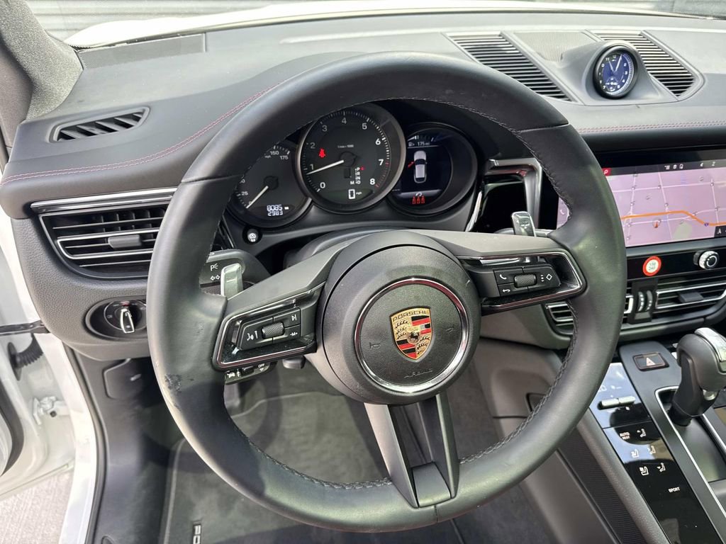 Certified 2025 Porsche Macan image 24