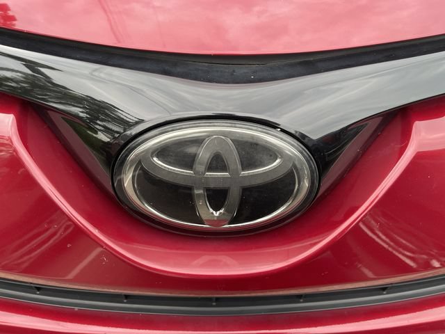 Certified 2018 Toyota RAV4 XLE AWD/4WD image 4