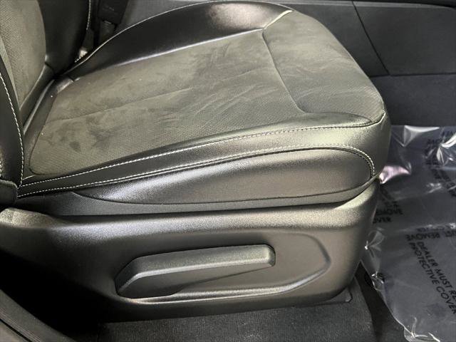 Certified 2024 Jeep Grand Cherokee L Laredo image 16