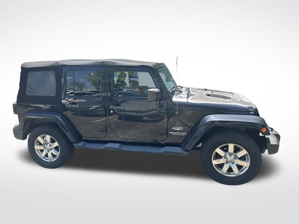 Used 2013 Jeep Wrangler Unlimited Sahara w/ Connectivity Group AWD/4WD image 6