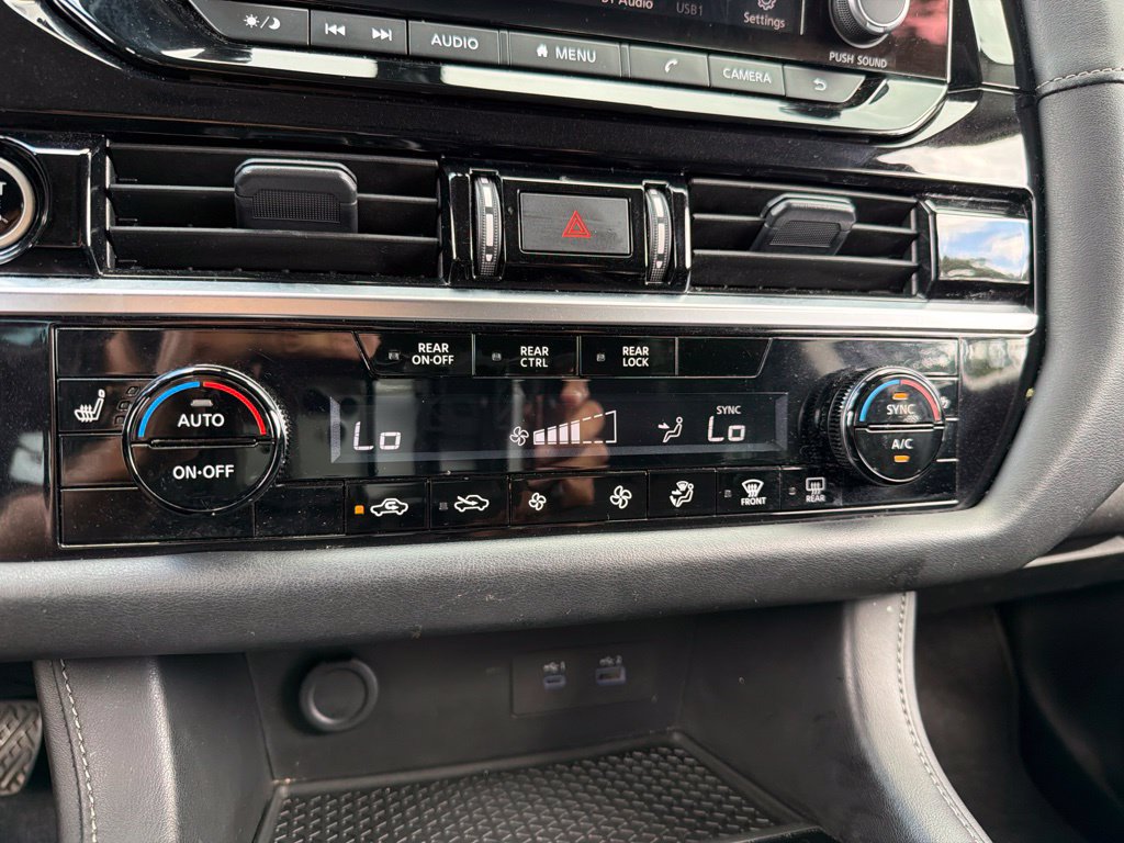 Used 2024 Nissan Pathfinder SV FWD image 12