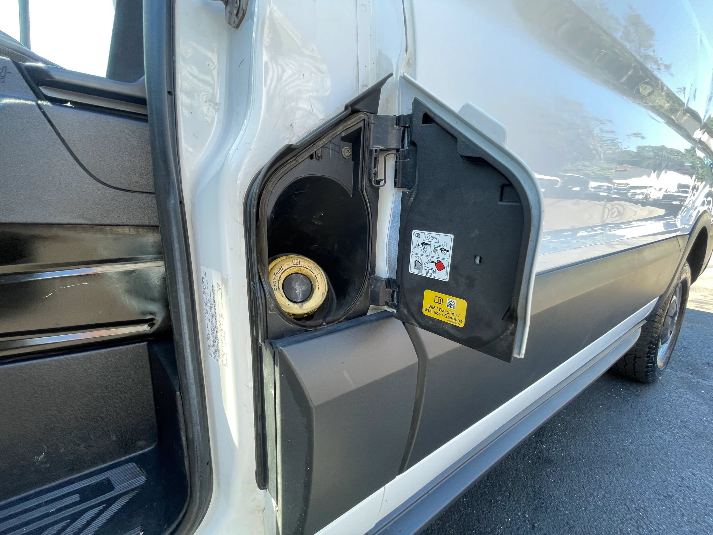 Used 2015 Ford Transit 250 130 Medium Roof RWD image 11