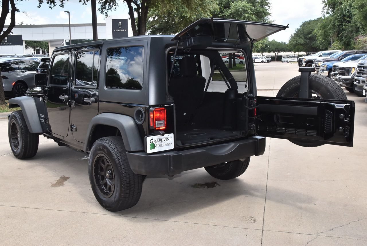 Used 2017 Jeep Wrangler Unlimited Sport w/ Quick Order Package 24S AWD/4WD image 34