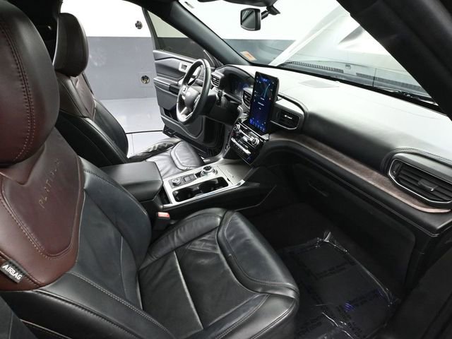 Used 2023 Ford Explorer Platinum w/ Technology Package image 56