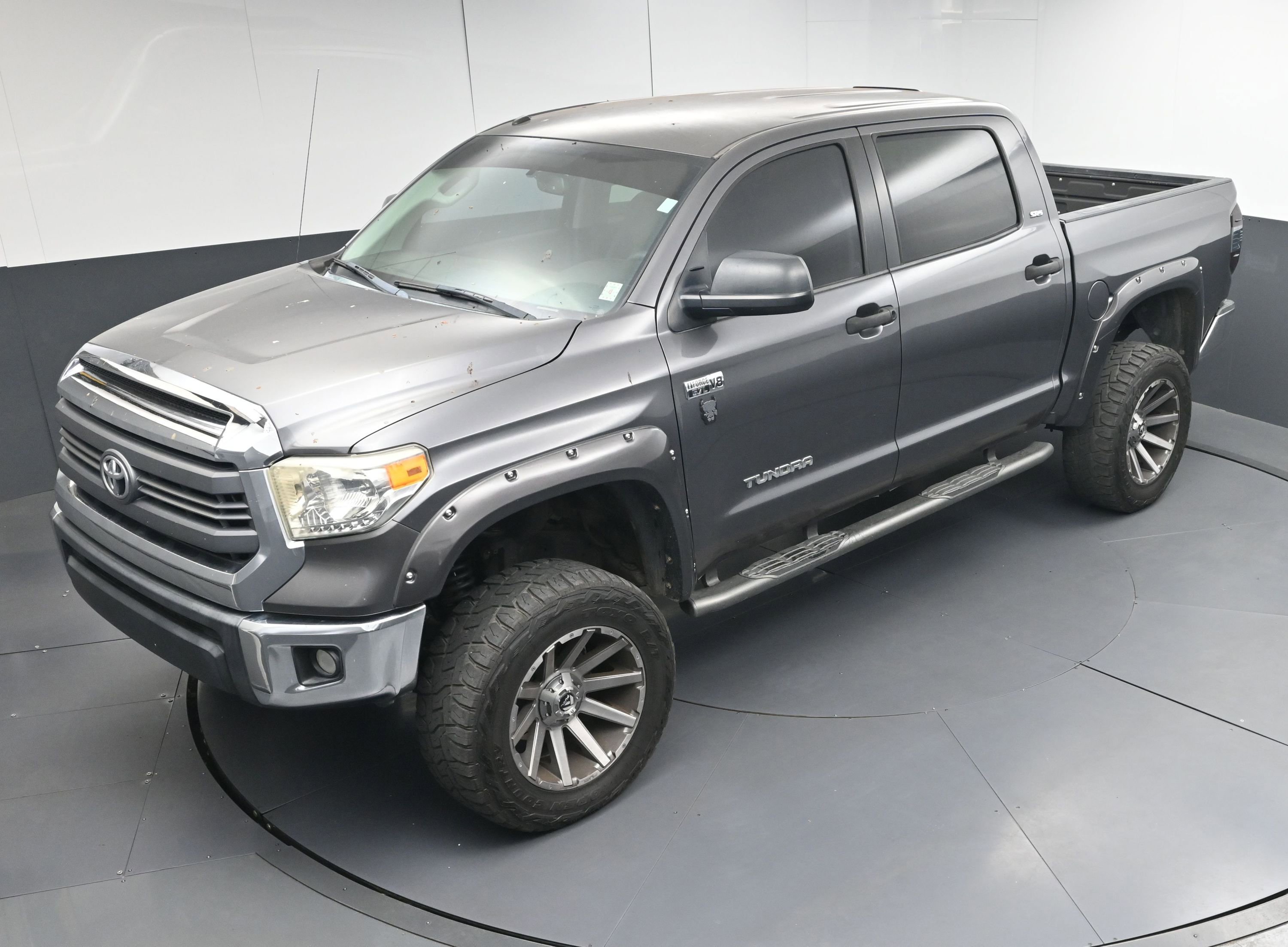 Used 2014 Toyota Tundra SR5 w/ SR5 Upgrade Package image 39