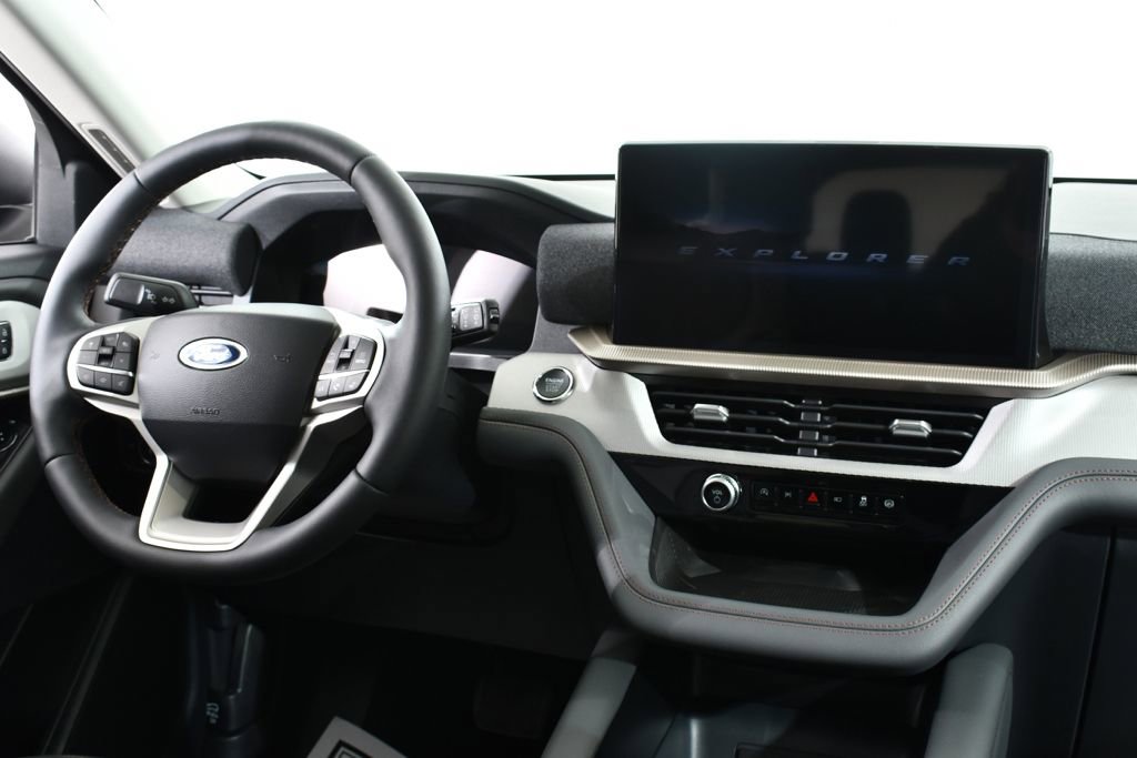New 2026 Ford Explorer Active w/ Active Comfort Package image 8