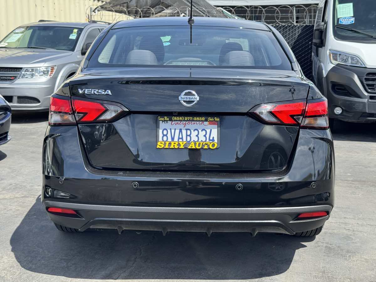 Used 2021 Nissan Versa S FWD image 9
