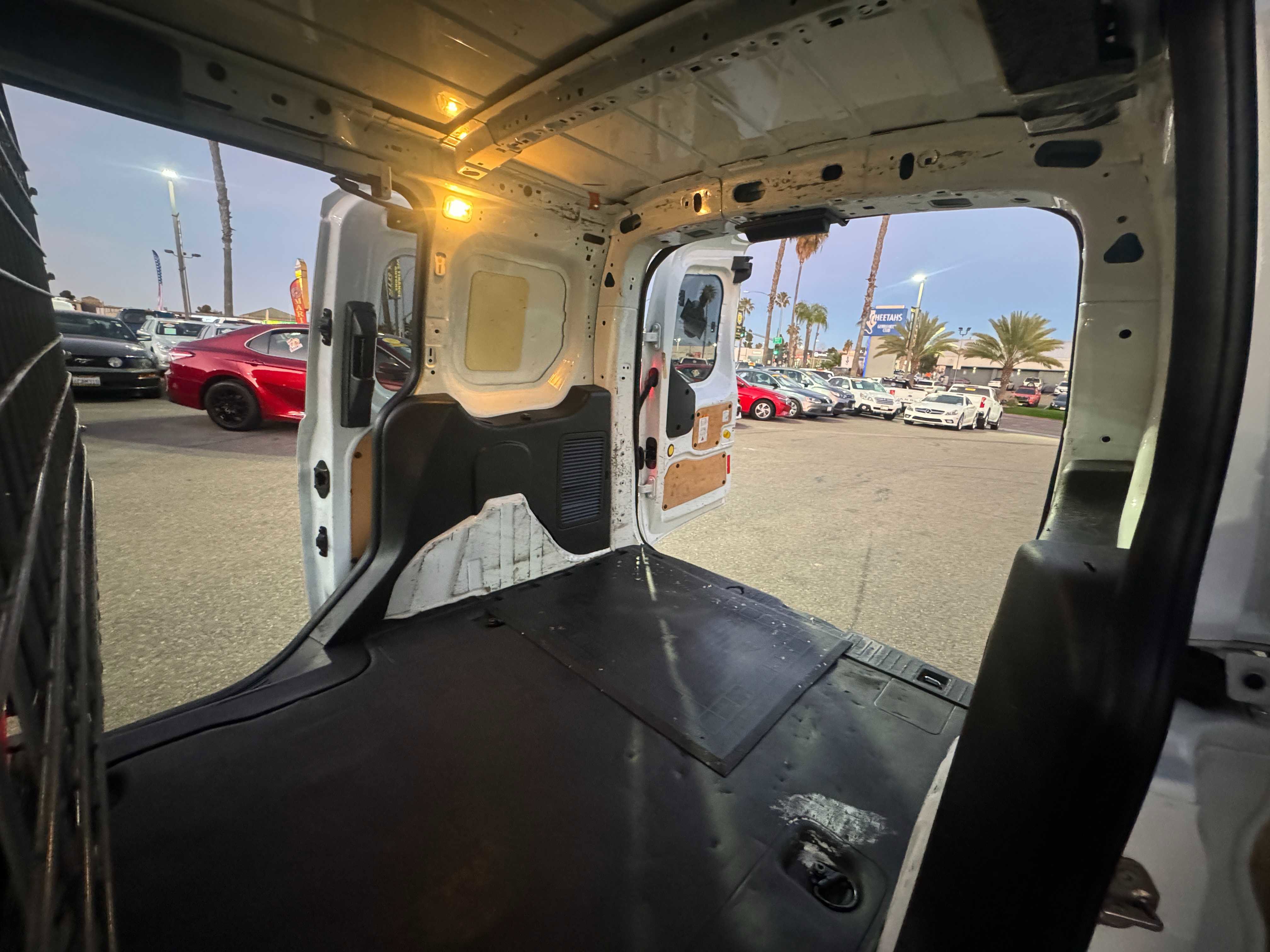 Used 2016 Ford Transit Connect XLT image 9