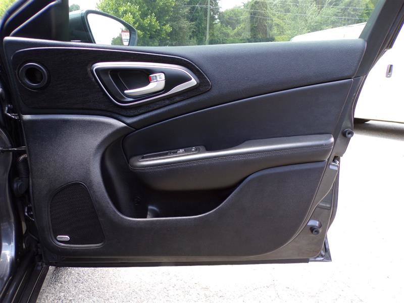 Used 2015 Chrysler 200 C w/ Navigation & Sound Group I image 20