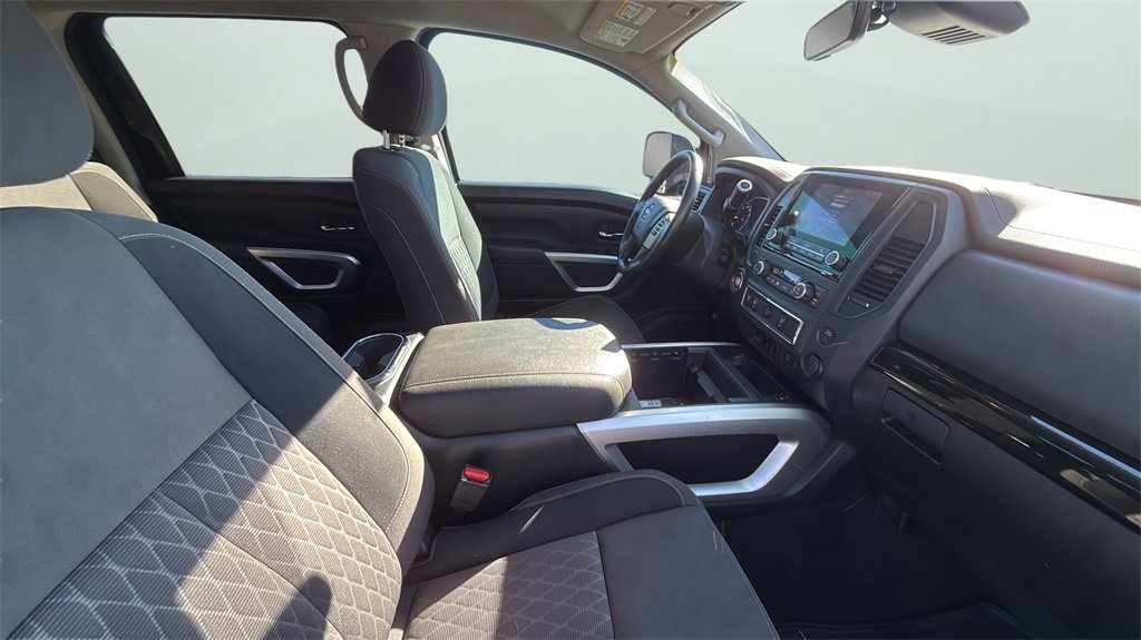 Used 2024 Nissan Titan SV w/ SV Convenience Package image 23