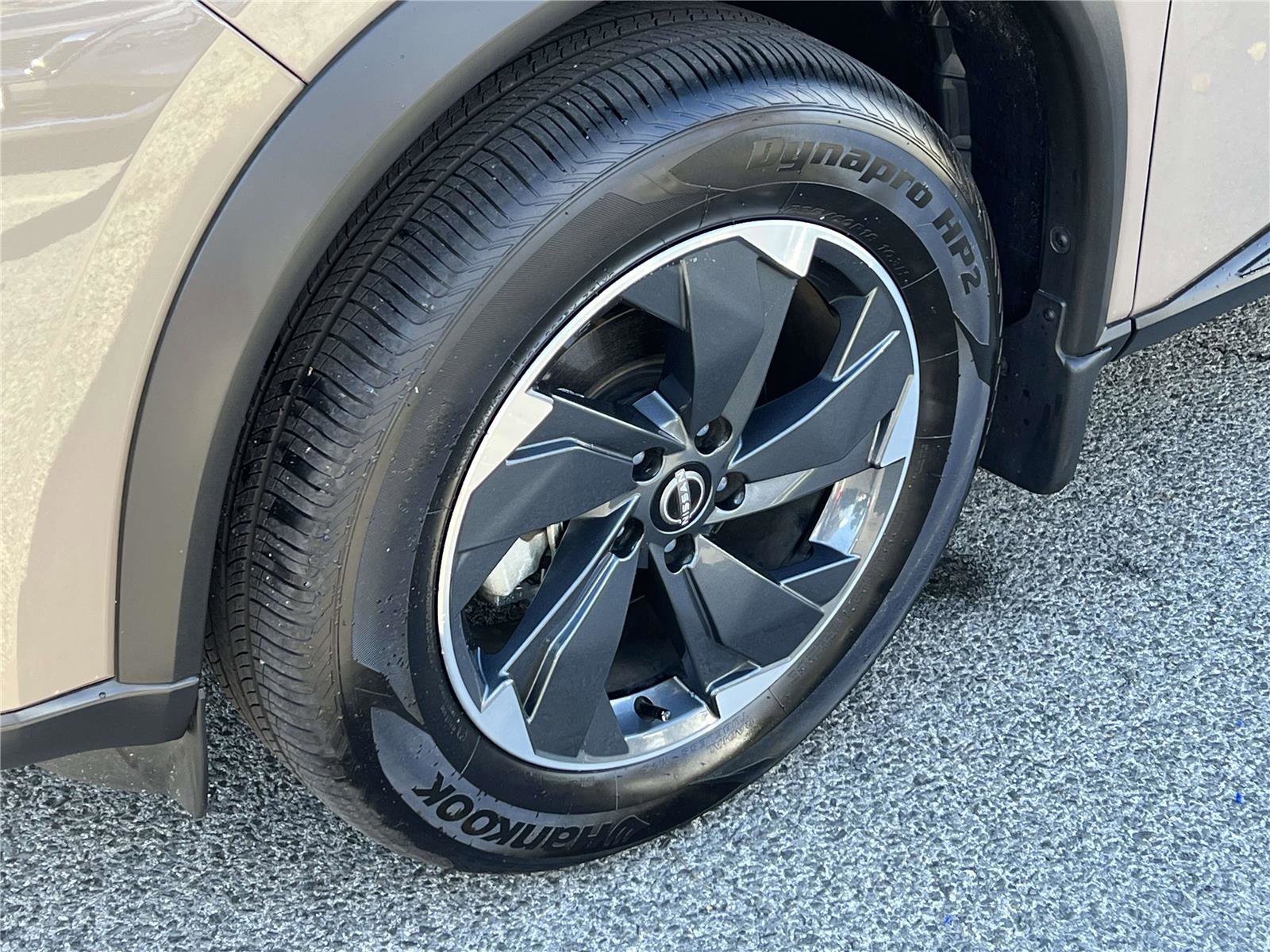 Used 2025 Nissan Rogue SV image 11