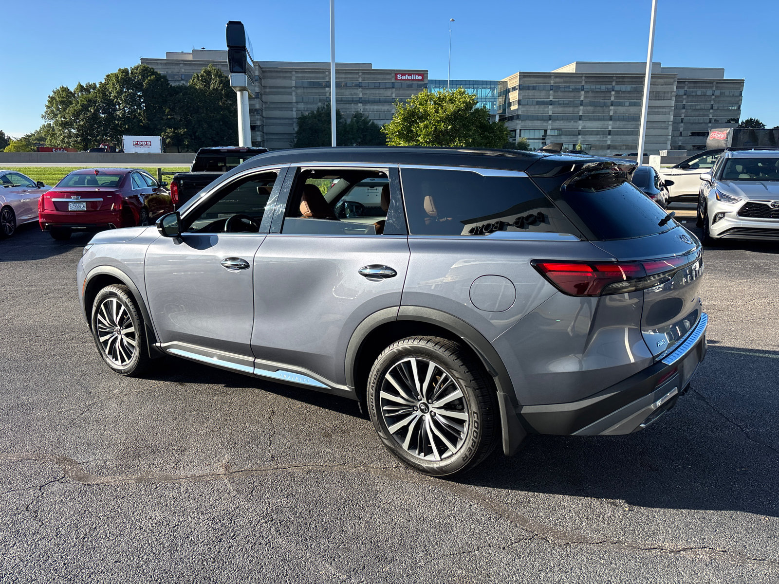 Used 2023 INFINITI QX60 Autograph w/ Cargo Package AWD/4WD image 5