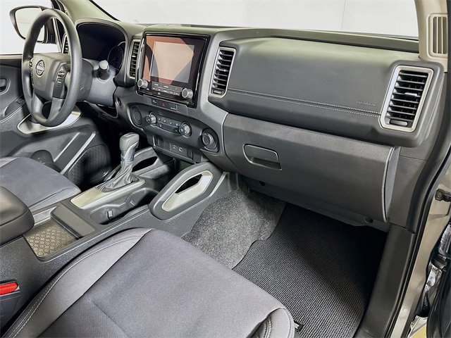 Used 2024 Nissan Frontier SV image 25