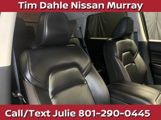 Used 2025 Nissan Pathfinder SL AWD/4WD image 16