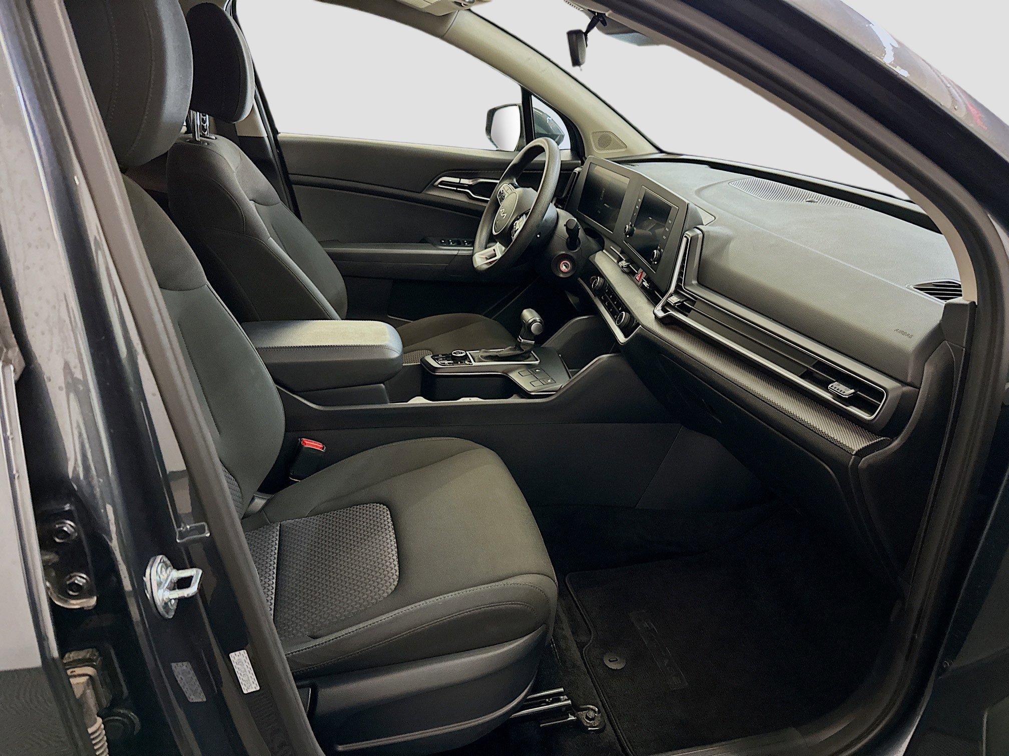 Used 2025 Kia Sportage LX image 31