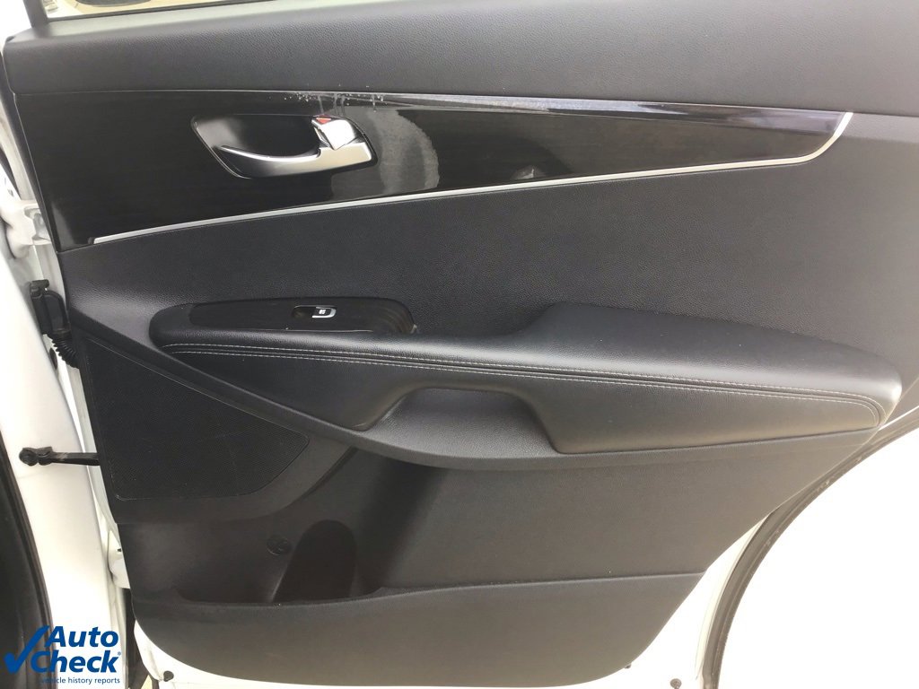 Used 2020 Kia Sorento LX image 14