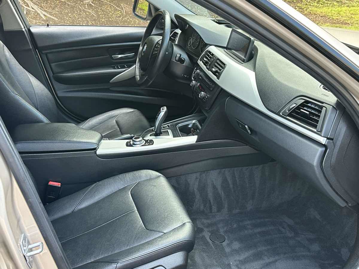 Used 2013 BMW 328i Sedan RWD image 12