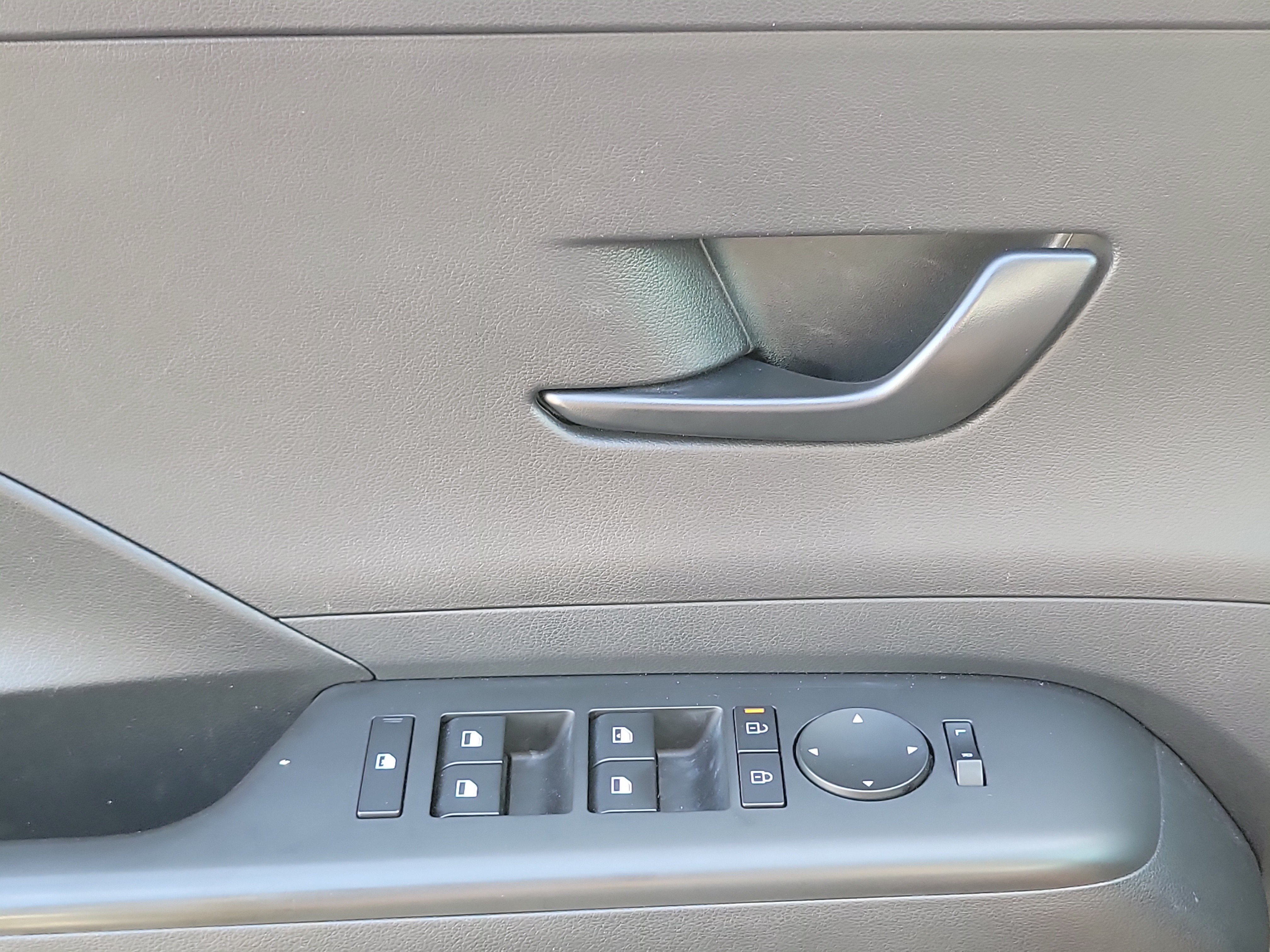Certified 2024 Hyundai Kona SEL FWD image 13