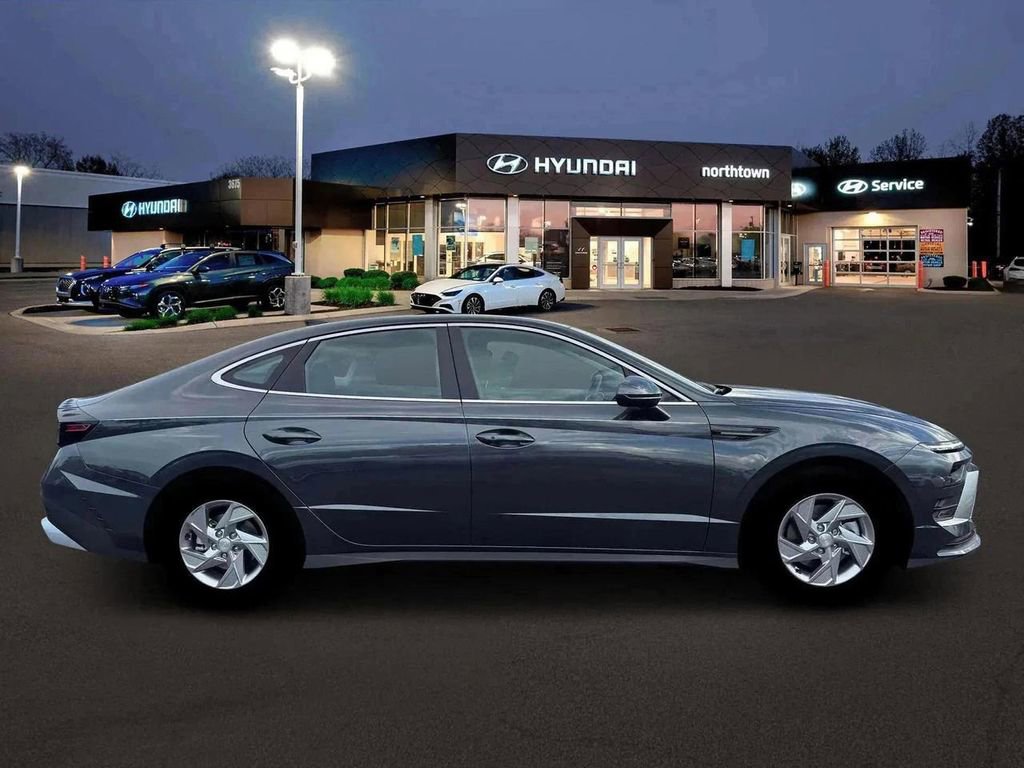 New 2026 Hyundai Sonata SE FWD image 9