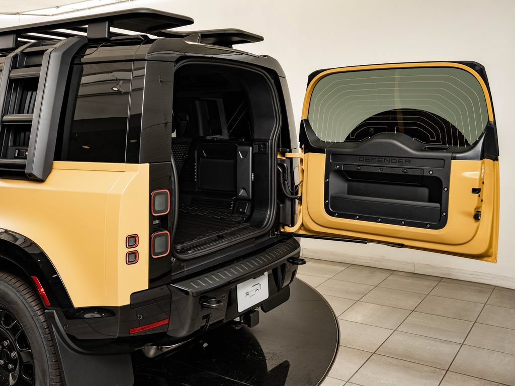 New 2026 Land Rover Defender 110 Trophy Edition AWD/4WD image 24