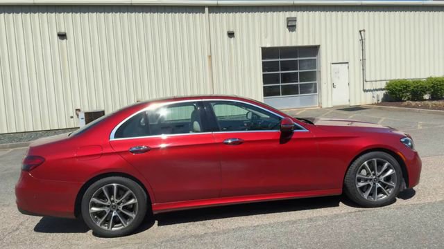 Used 2022 Mercedes-Benz E 450 4MATIC Sedan image 3