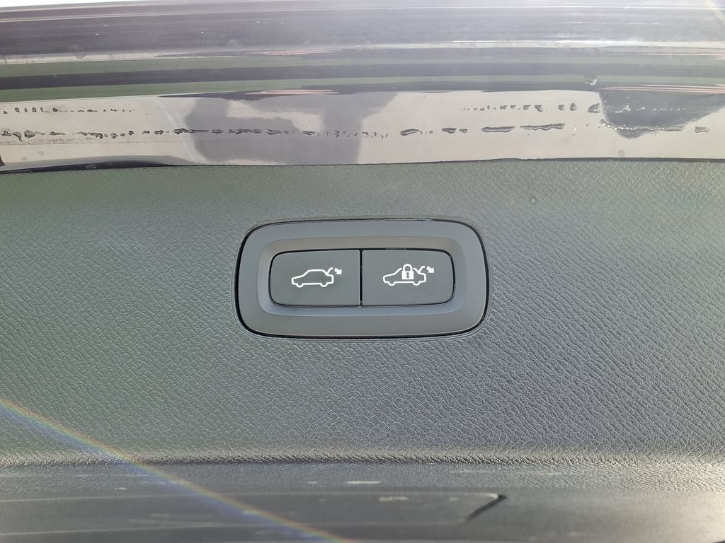 Certified 2024 Volvo XC90 B6 Plus AWD/4WD image 14