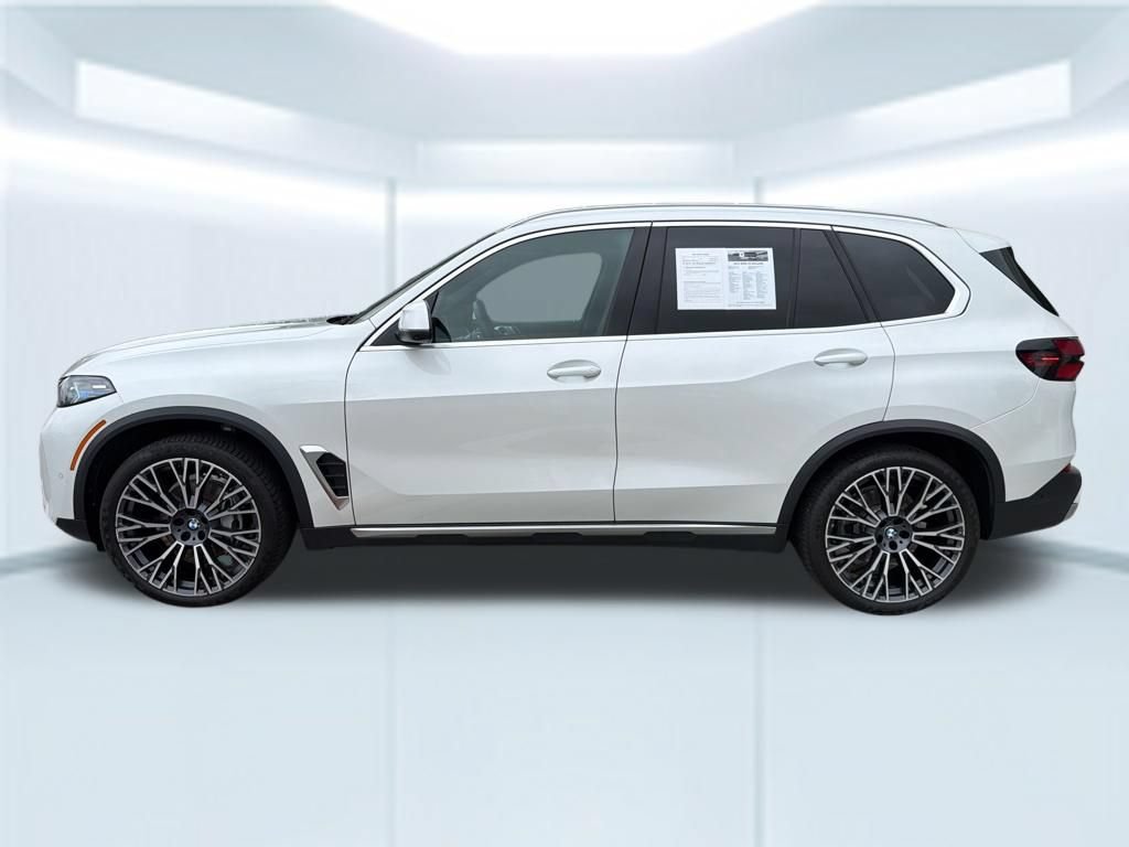 Used 2024 BMW X5 sDrive40i w/ Premium Package RWD image 3