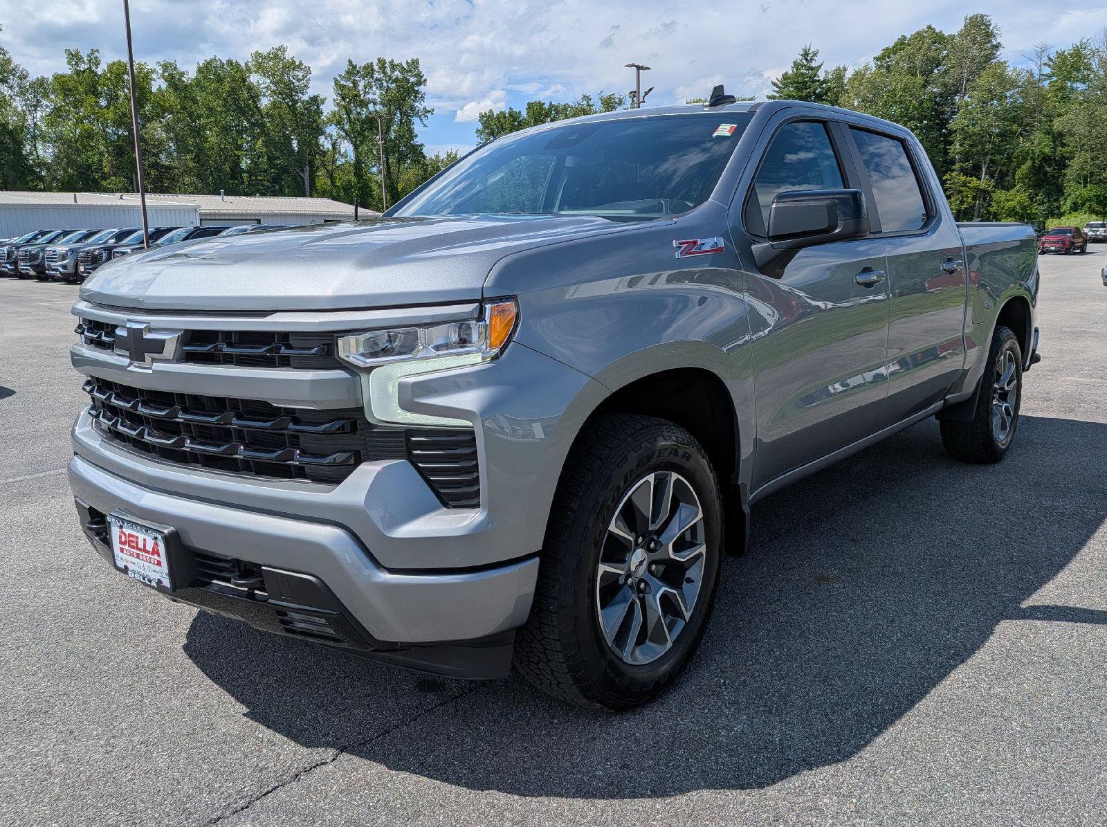 Used 2025 Chevrolet Silverado 1500 RST AWD/4WD image 4
