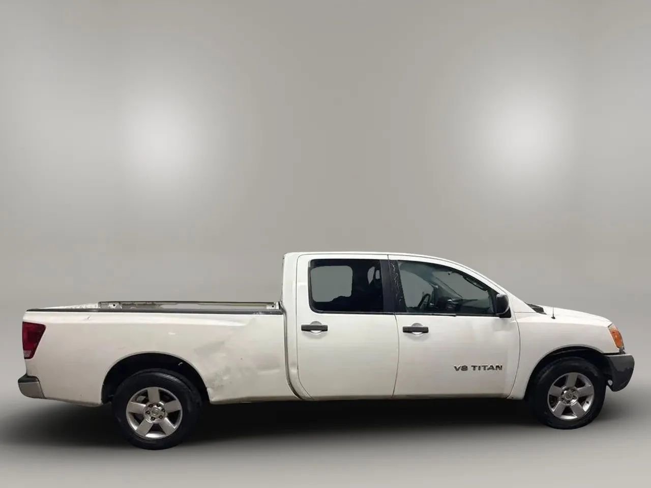 Used 2008 Nissan Titan XE w/ Preferred Pkg image 2