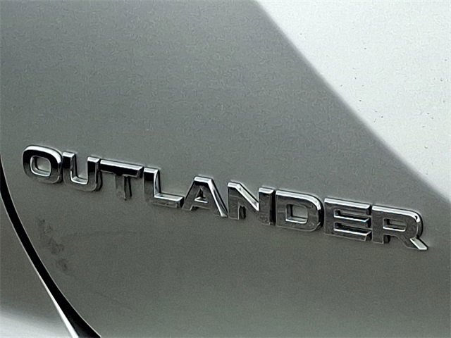 Used 2024 Mitsubishi Outlander SE Black Edition image 30