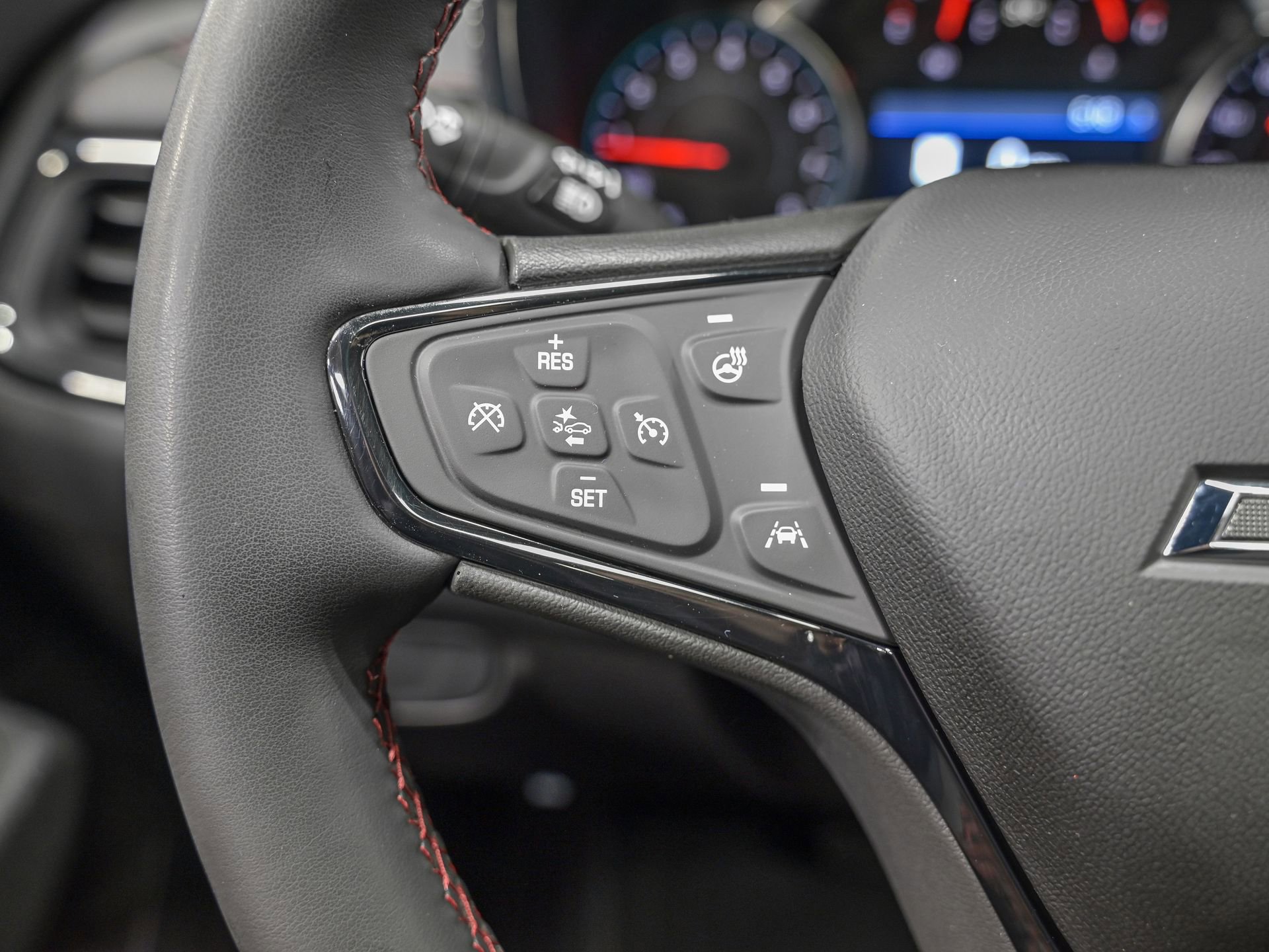 Used 2023 Chevrolet Equinox RS w/ RS Leather Package image 19