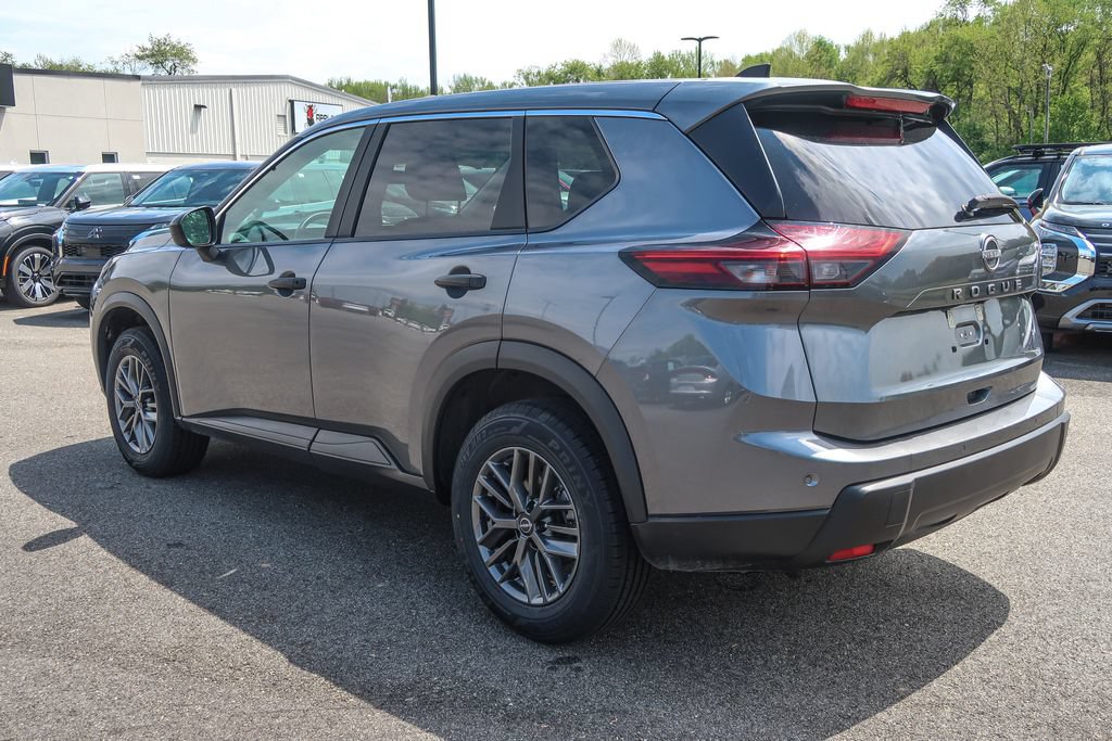 Used 2024 Nissan Rogue S FWD image 12