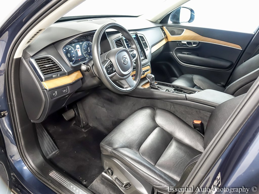 Used 2022 Volvo XC90 T6 Momentum w/ Protection Package image 10