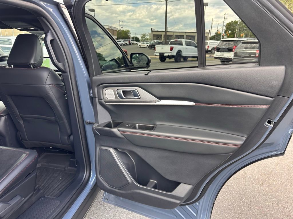 Used 2025 Ford Explorer ST AWD/4WD image 21