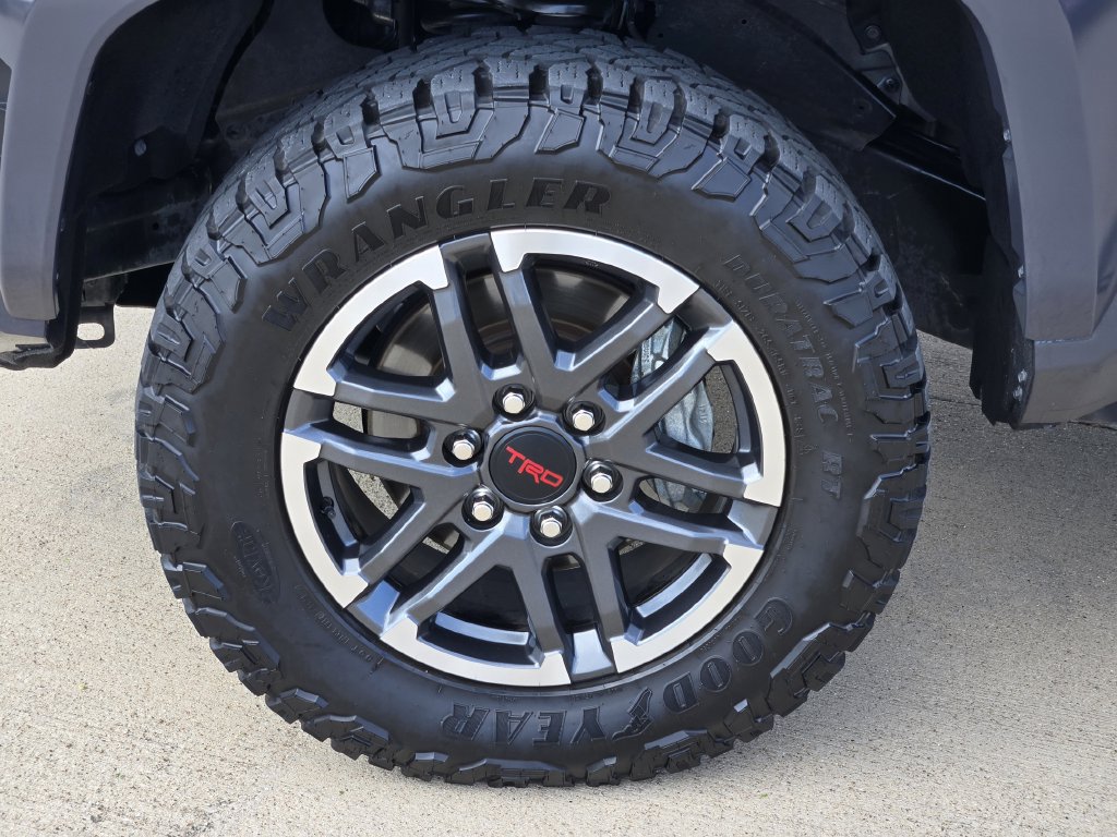 Used 2025 Toyota Tacoma TRD Sport AWD/4WD image 8