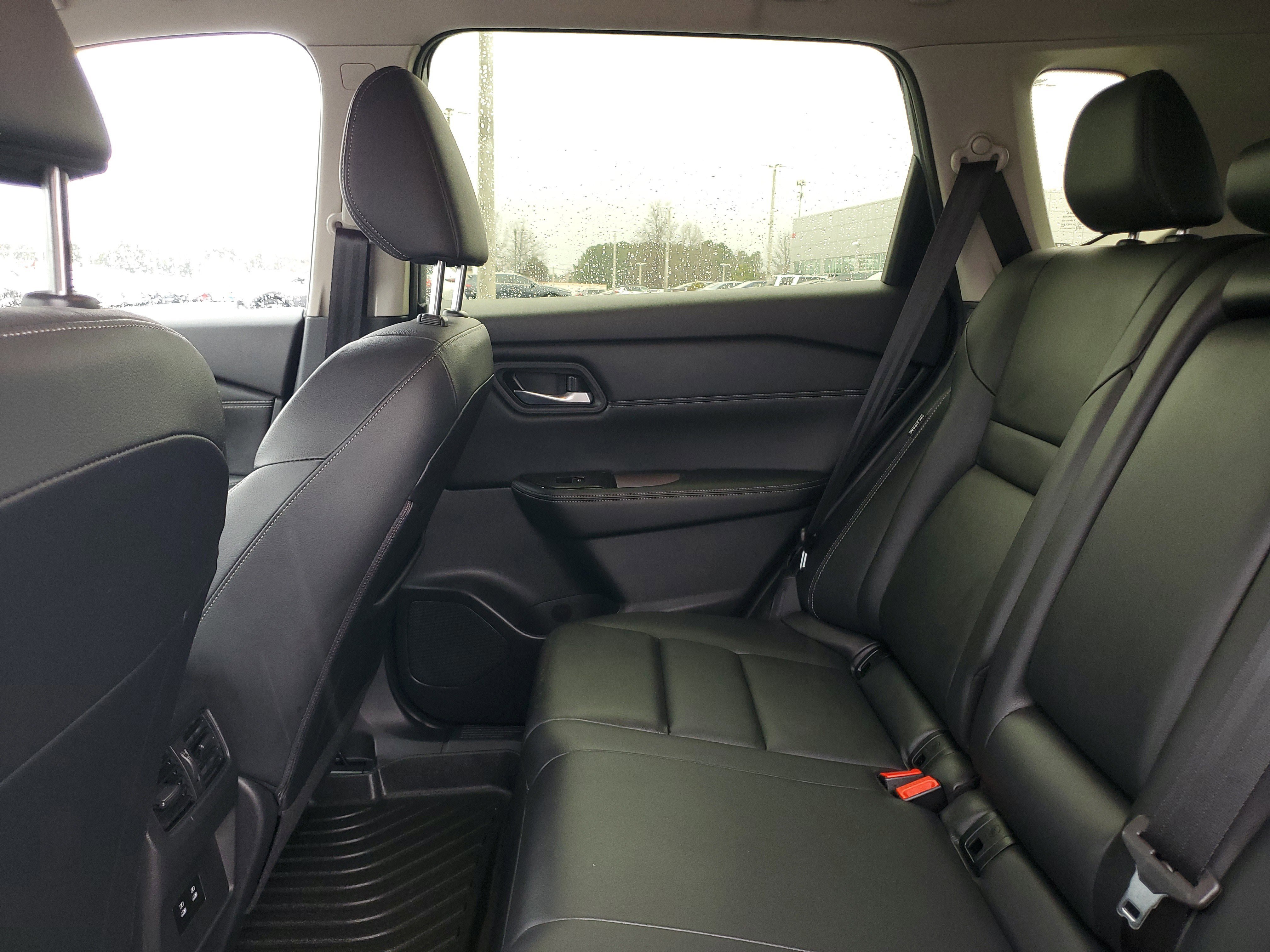 Used 2024 Nissan Rogue SL image 12