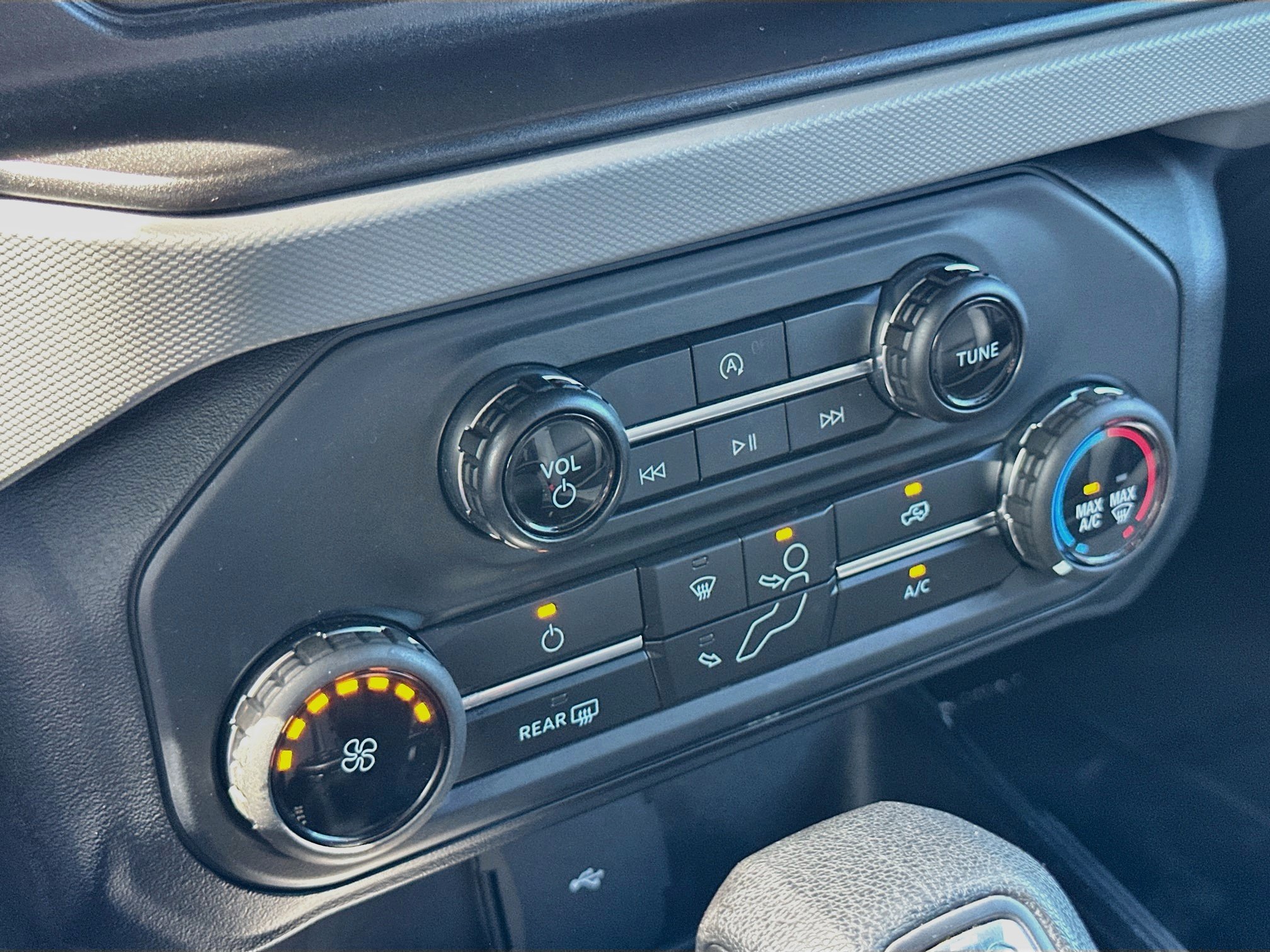 Used 2022 Ford Bronco 4-Door AWD/4WD image 14