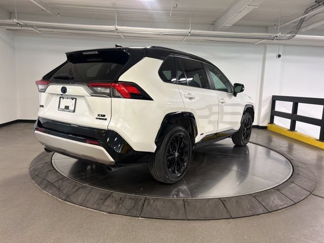 Used 2022 Toyota RAV4 XSE AWD/4WD image 8