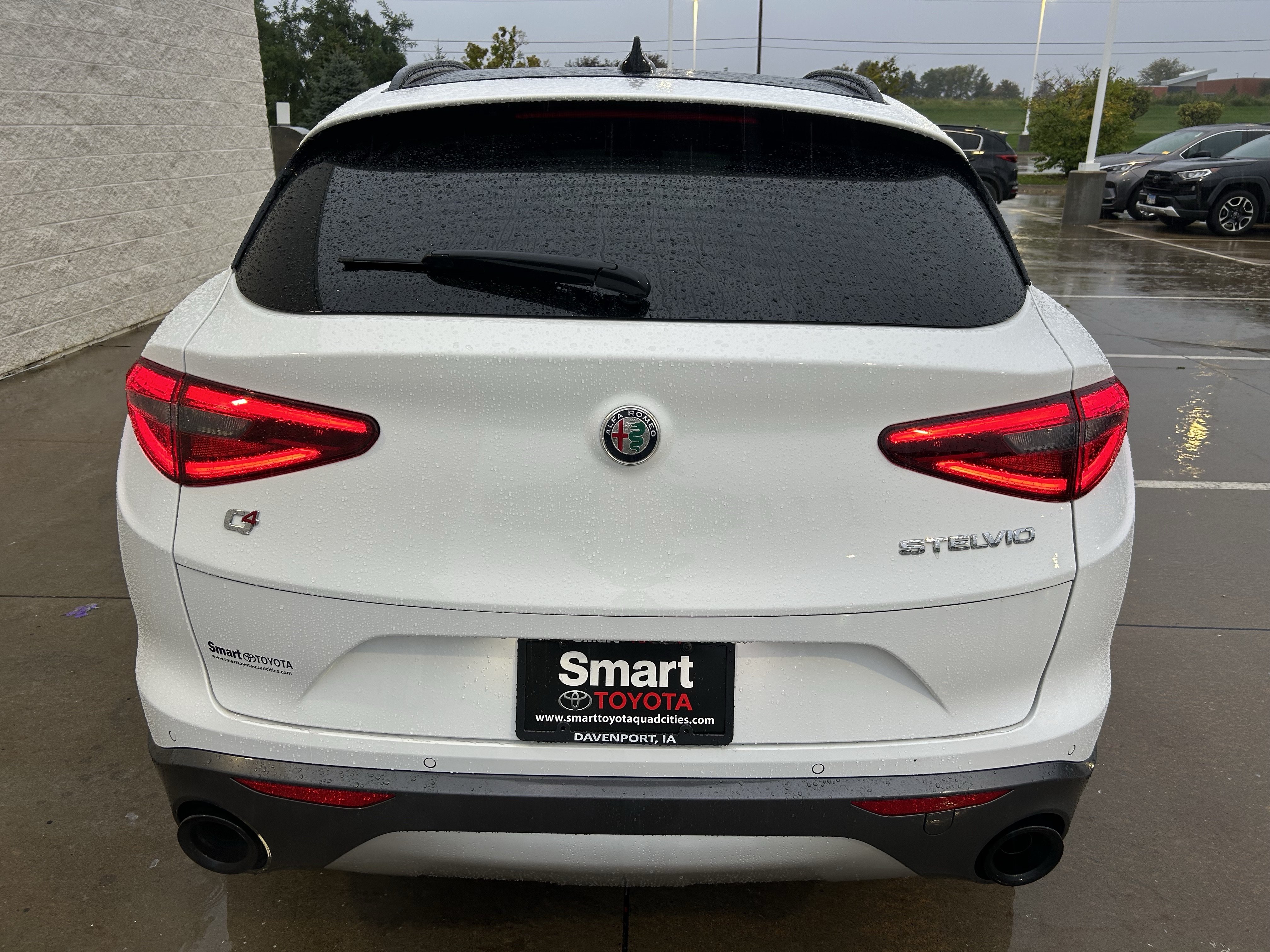 Used 2023 Alfa Romeo Stelvio Ti AWD/4WD image 5