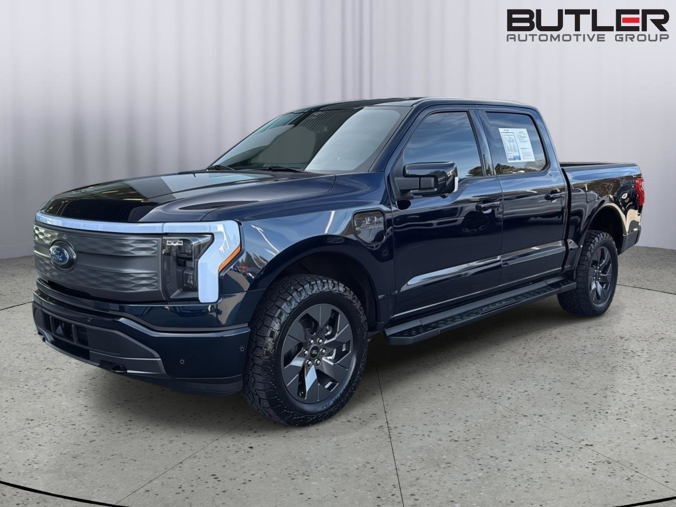 Used 2023 Ford F150 Lightning Lariat image 2