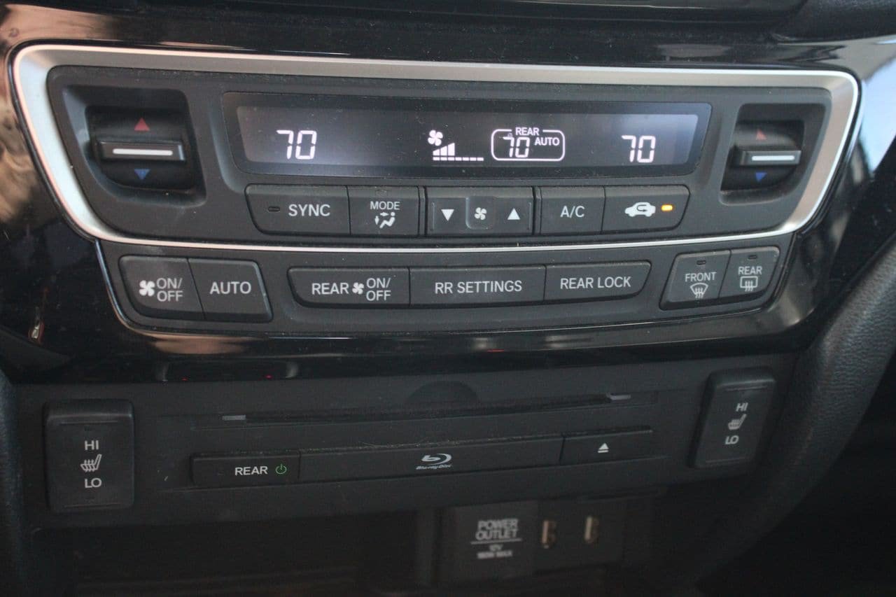 Used 2017 Honda Pilot Touring image 16