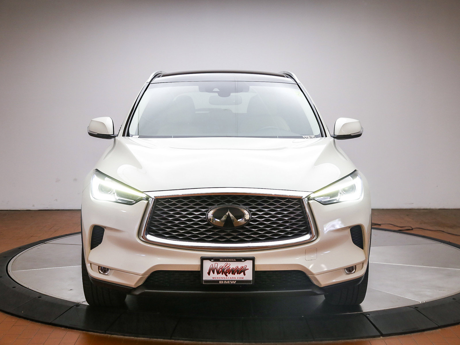 Used 2022 INFINITI QX50 Luxe FWD image 2